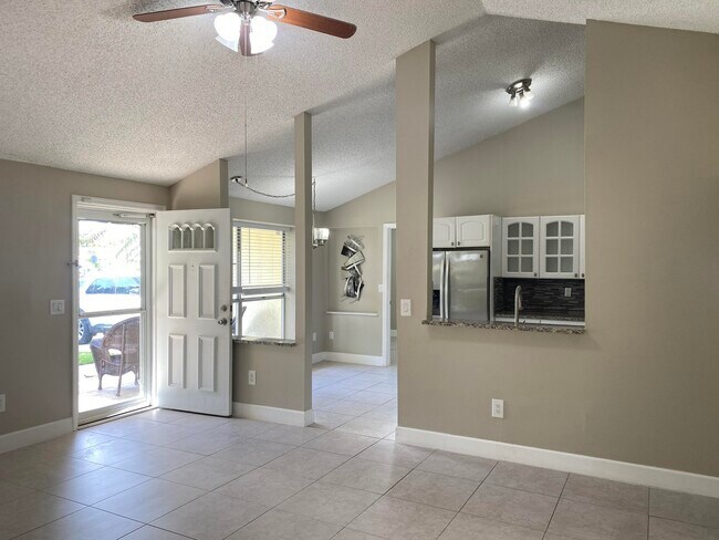 Building Photo - 8233 Scenic Turn