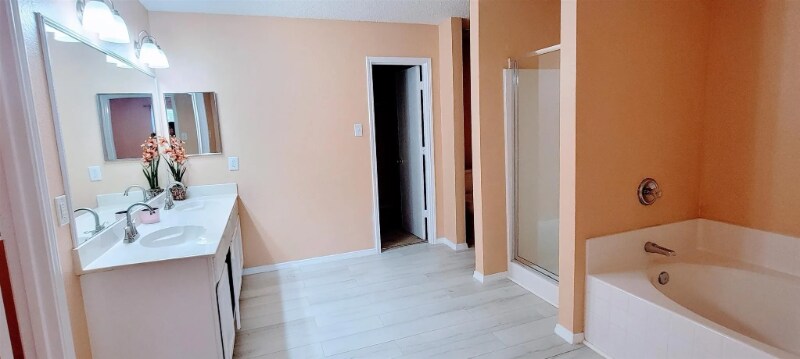 Building Photo - 8733 Polo Dr