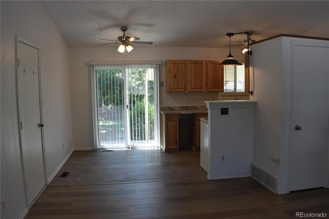 Building Photo - 4585 Gatewood Dr