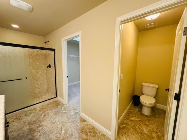 Building Photo - 4-bedroom house for rent in Highlands Ranch!