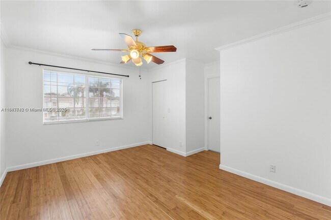 Building Photo - 1162 SW 44th Ave
