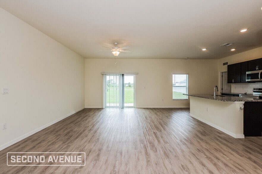 Building Photo - 1122 NE 39th Terrace