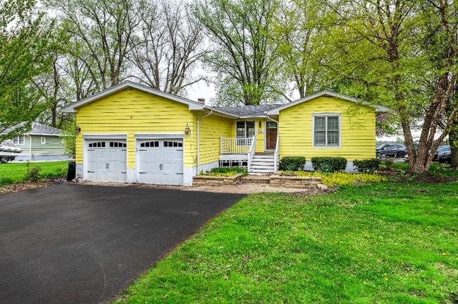 Building Photo - 514 Park Ave