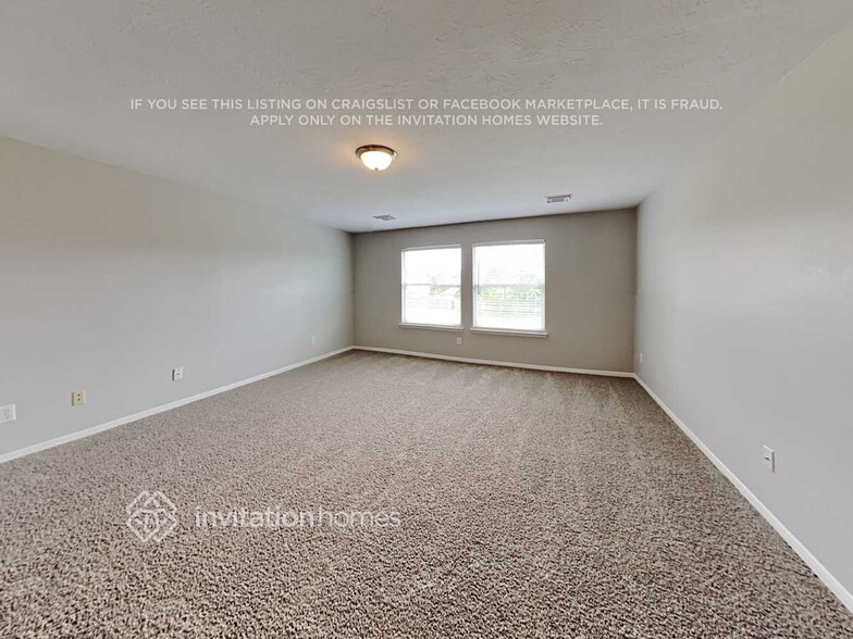 Building Photo - 3601 Pine Valley Dr