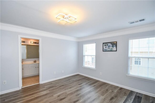 Building Photo - 2201 Landing Walk Dr