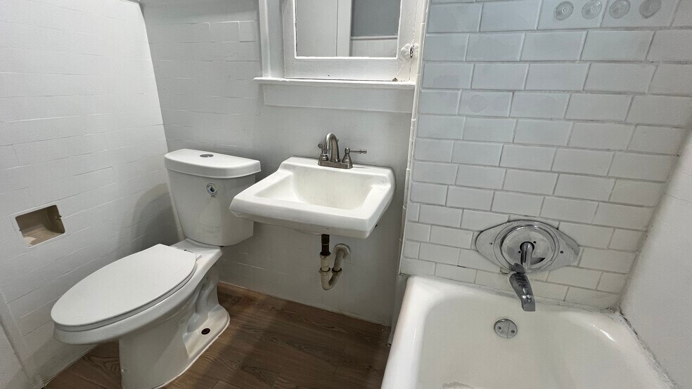 Building Photo - 3337 Sturtevant St