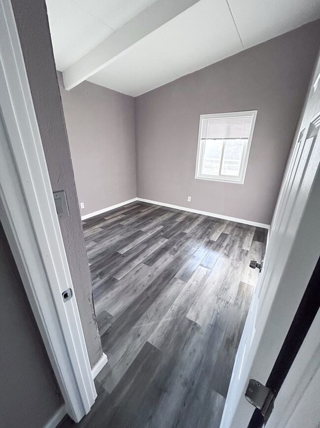 Building Photo - Remodeled 3 bedroom in Stead