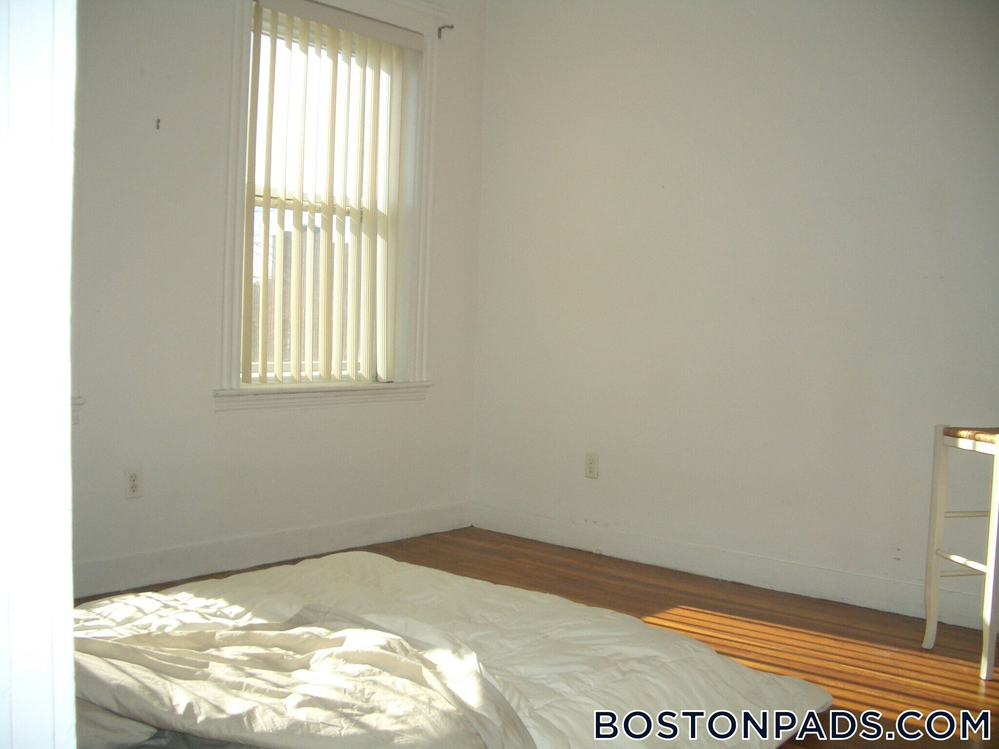 Building Photo - 89 Park Dr