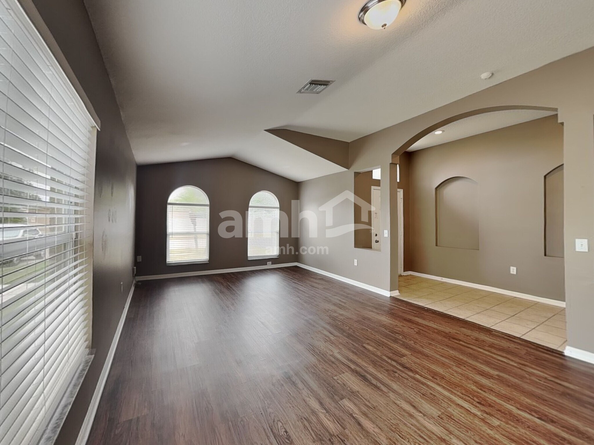 Building Photo - 22611 Roderick Dr