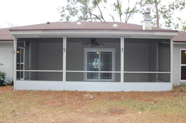 Building Photo - 4 Bedroom/2 Bath/2 Car Garage