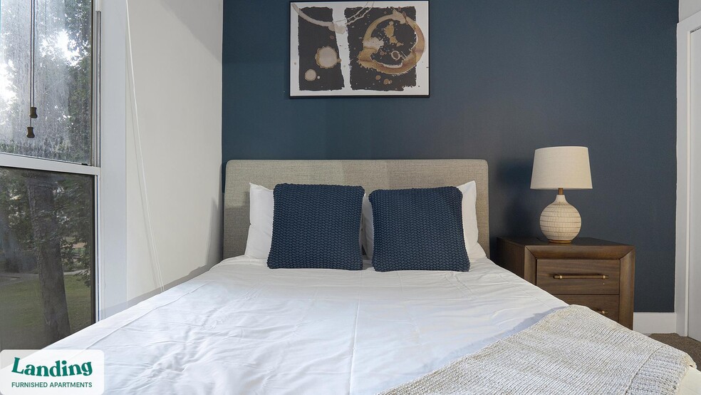 Building Photo - 2000 E Lake Pkwy