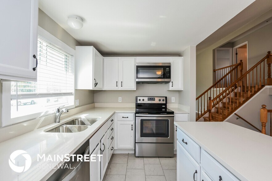 Building Photo - 18237 E Atlantic Dr