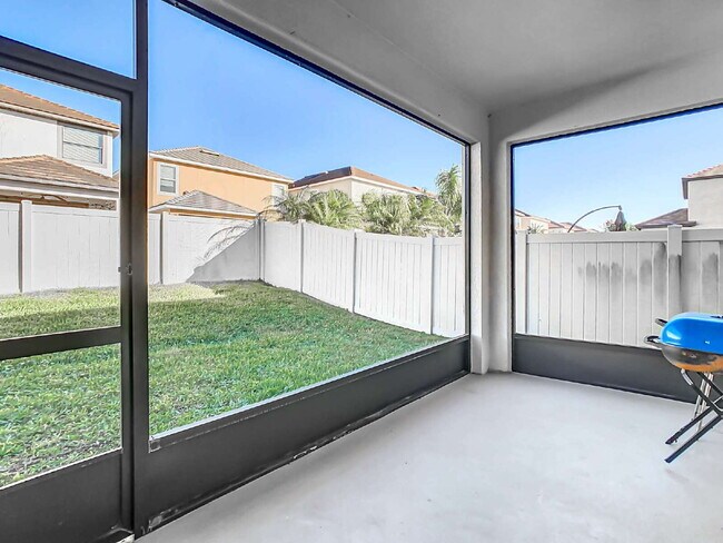 Building Photo - 925 Terra Vista St