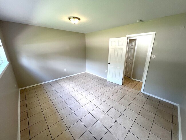 Building Photo - 6132 Pontotoc St