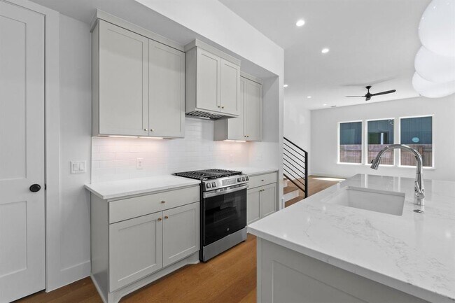 Building Photo - 710 Philco Dr