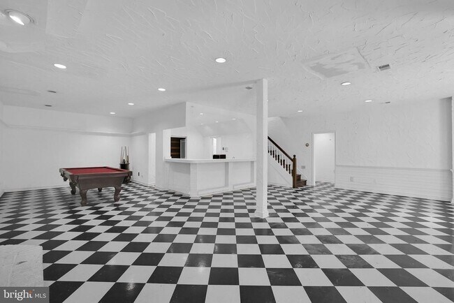 Building Photo - 8901 Iron Gate Ct