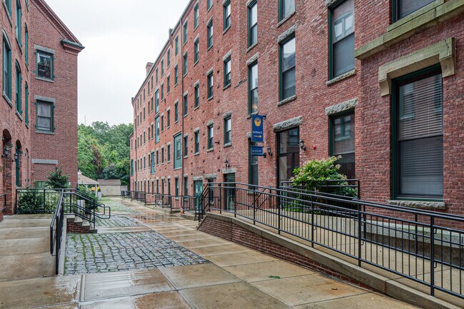Building Photo - 1200 Adams St