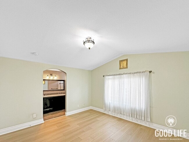 Building Photo - Beautiful 3-Bed Home w/ Vaulted Ceilings, Stainless Appliances, Private Backyard & 2-Car Garage