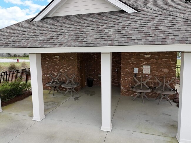 Building Photo - 717 N Pinewalk Way