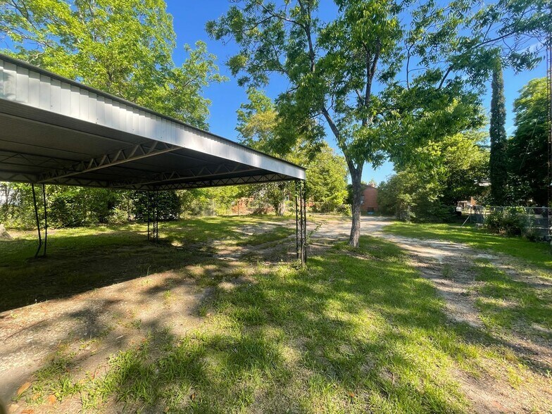 Building Photo - 2389 Beech Ave