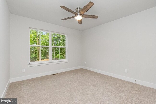 Building Photo - 606 Snapdragon Ct