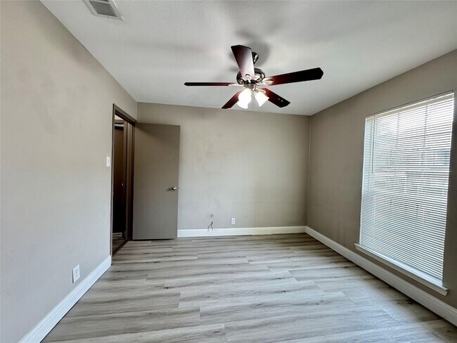 Building Photo - 5981 Arapaho Rd