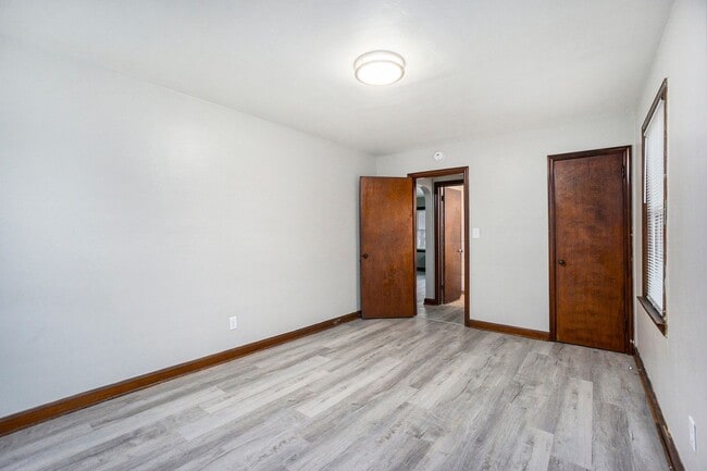 Building Photo - Newly Renovated 1br/1ba Apartment Available! PICTURES COMING SOON!
