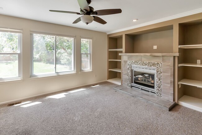 Building Photo - Charming 4 Bedroom 3 Bath in Highlands Ranch!