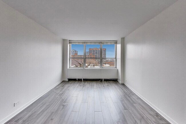 Building Photo - 655 W Irving Park Rd