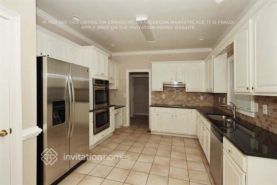 Building Photo - 1905 Oak Wind Ln NE