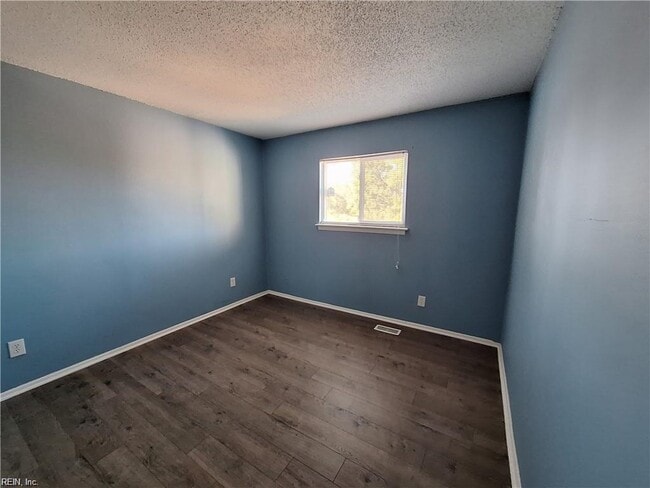 Building Photo - 1312 Sierra Dr