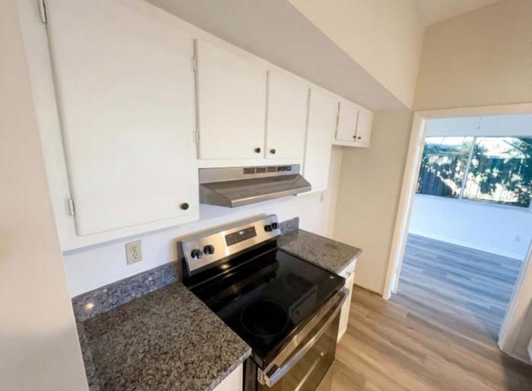 Building Photo - 141 SE Calmoso Dr