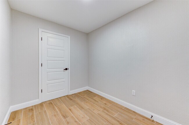 Building Photo - 3538 Truxton Dr