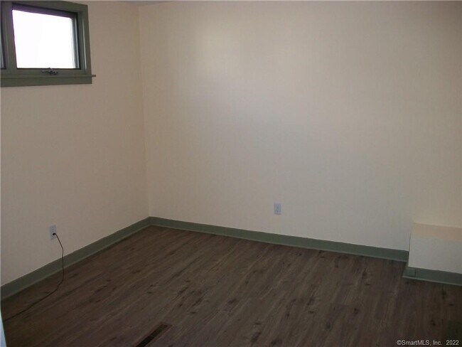 Building Photo - 35 Nash St