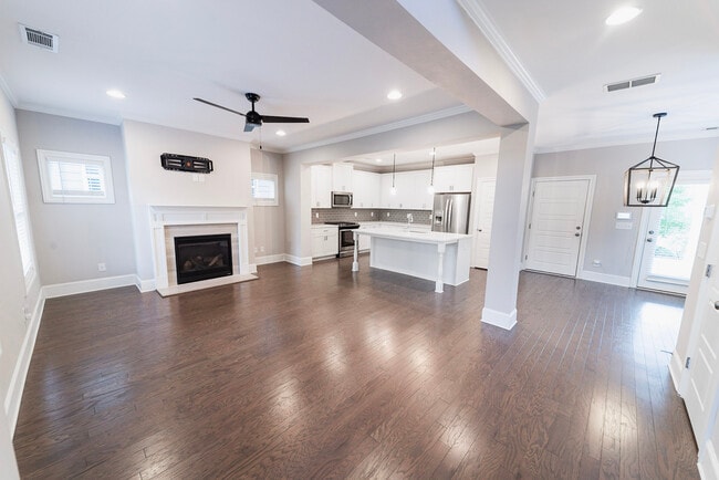 Building Photo - 1791 Willow Way