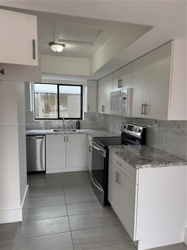 Building Photo - 8273 NW 36th St