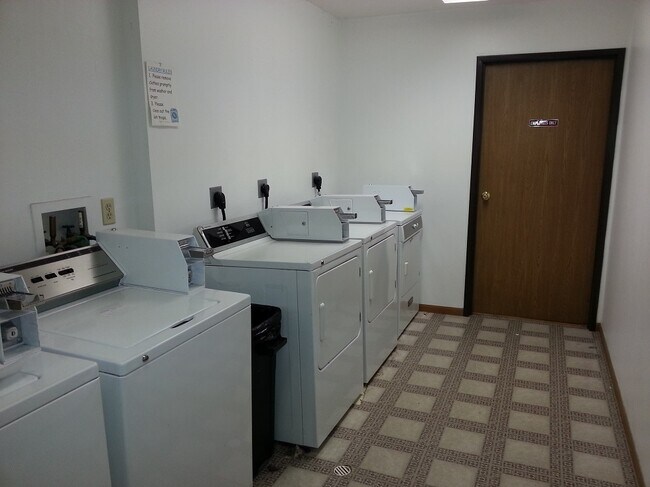 Building Photo - 801 Borden Rd