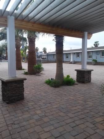 Building Photo - Palm Piazza Apartments