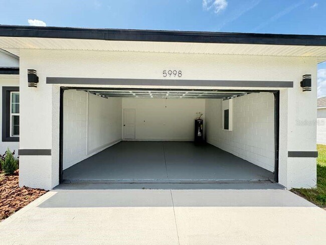 Building Photo - 5998 SW 128th St Rd
