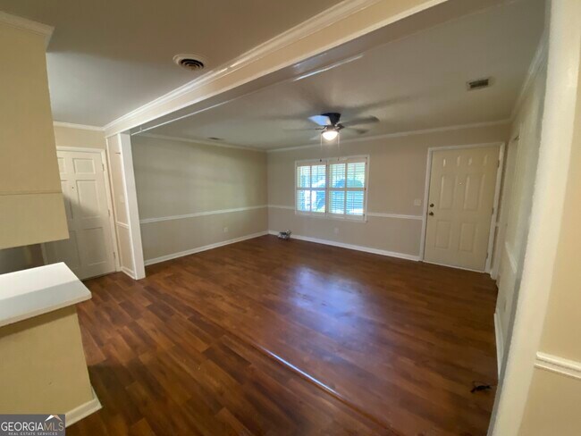 Building Photo - 209 Faculty Blvd