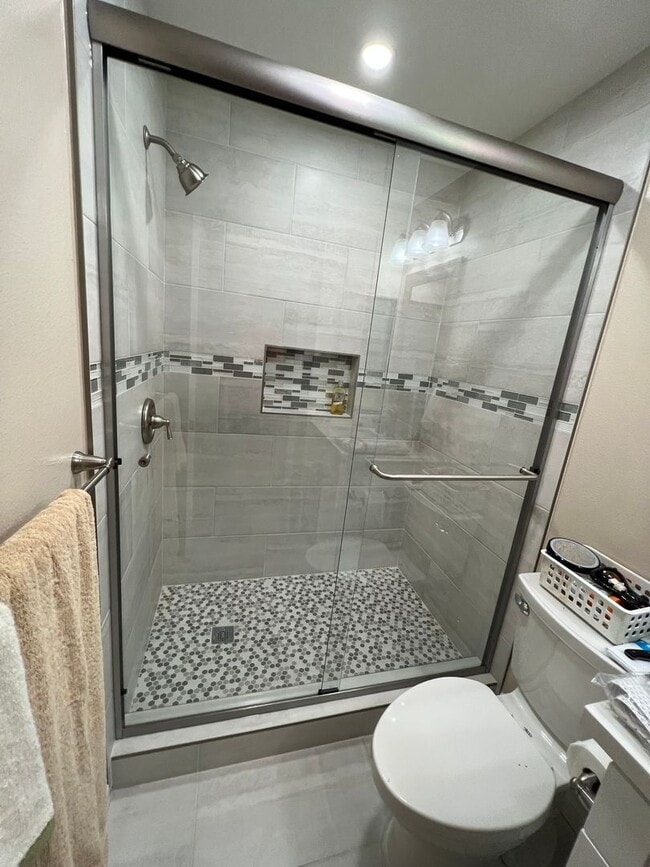 Building Photo - Very Updated Newport Home in Leisure Village