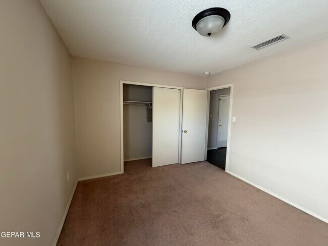 Building Photo - 6229 Lovebird Ln