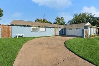 Building Photo - 15641 Terrace Lawn Cir