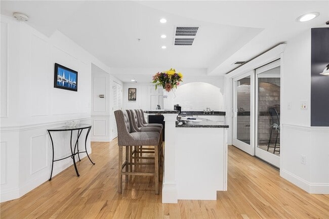 Building Photo - 53 Conanicus Ave