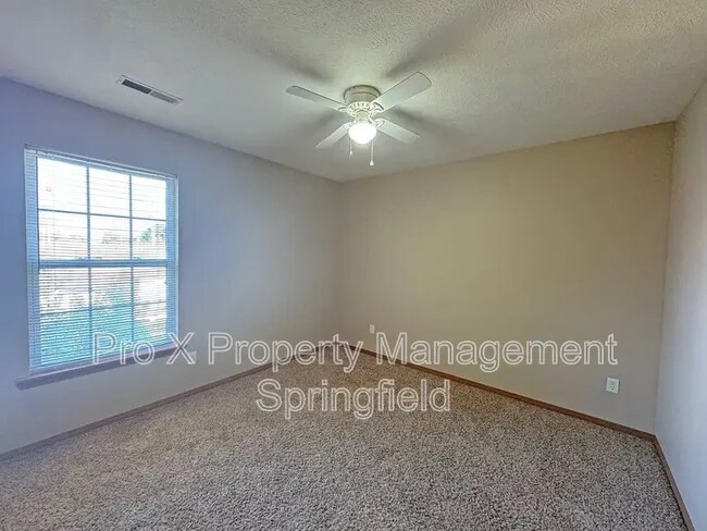 Building Photo - 717 E Watermill Cir