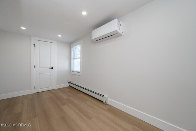 Building Photo - 8 Orchard St