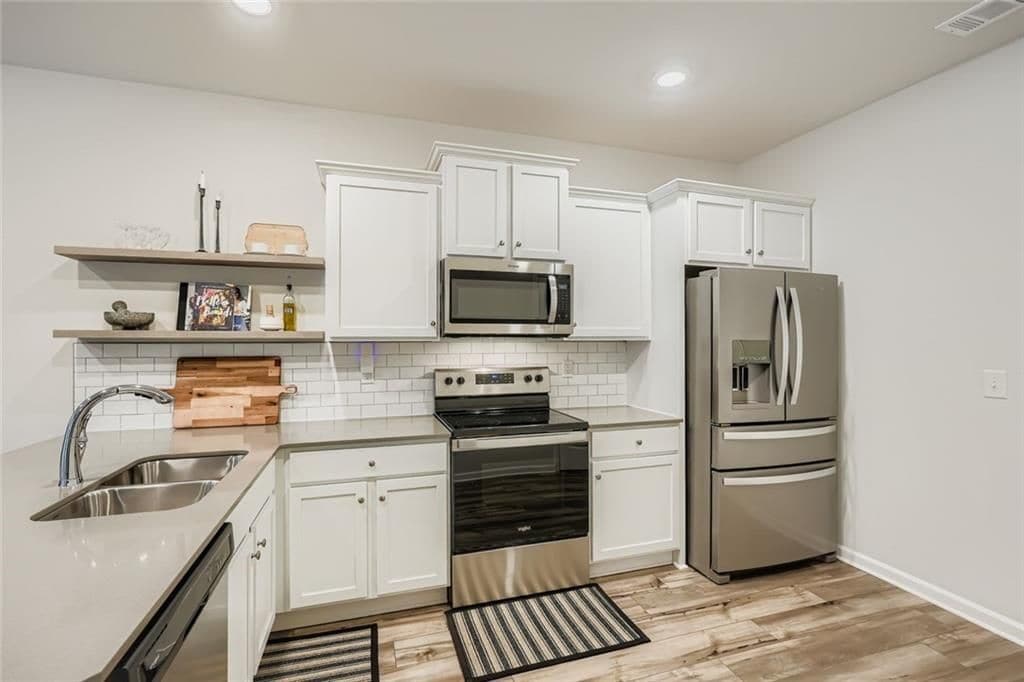 Building Photo - 4630 Blake Lp