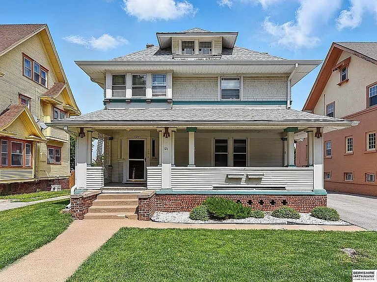 Building Photo - 121 N 38th Ave