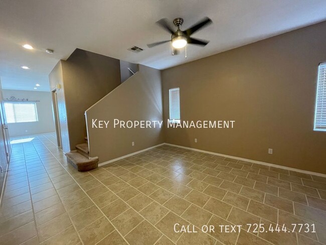 Building Photo - SPACIOUS 3 BEDROOM W/ LOFT IN THE SOUTHWEST