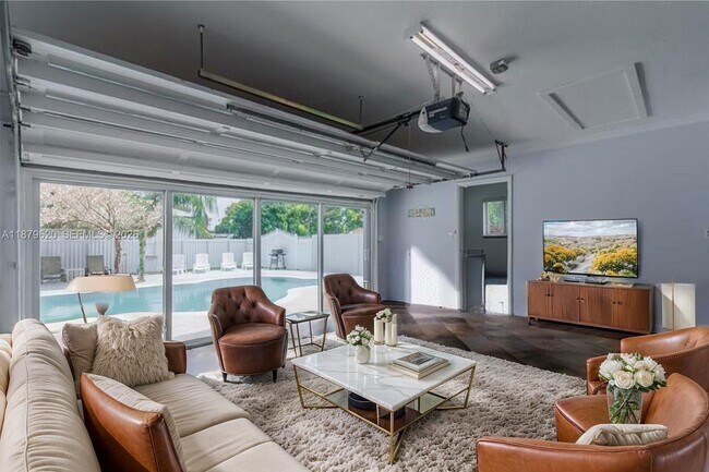 Building Photo - 16000 N Miami Ave